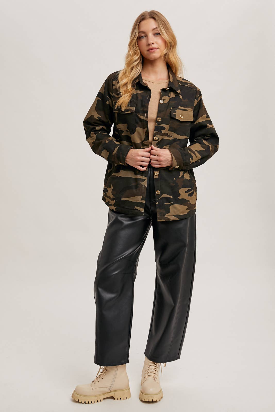 BUTTON DOWN CAMO PRINT SHERPA INNER JACKET OLIVE COMBO / L