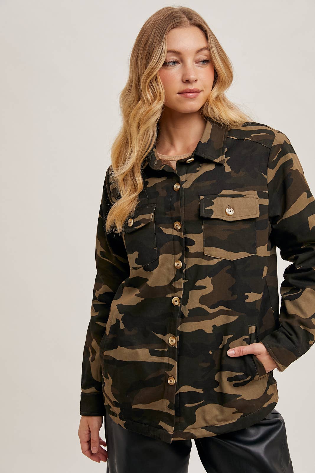 BUTTON DOWN CAMO PRINT SHERPA INNER JACKET OLIVE COMBO / L