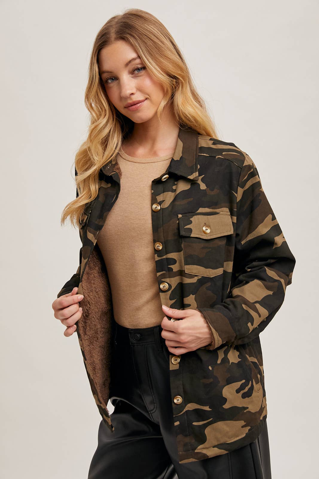 BUTTON DOWN CAMO PRINT SHERPA INNER JACKET OLIVE COMBO / M